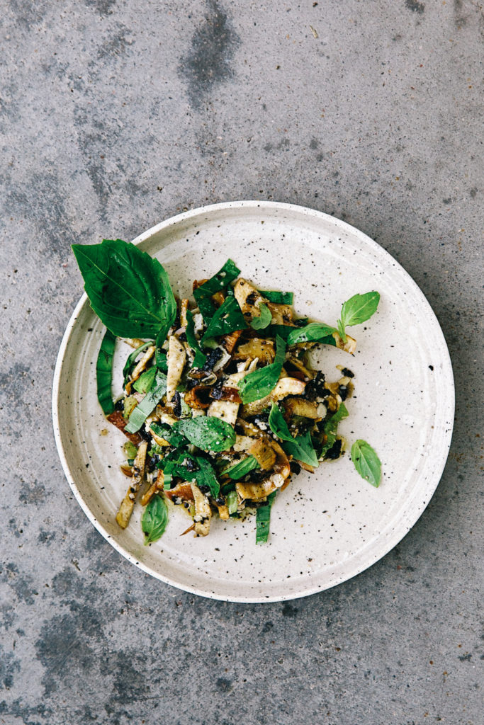 Roher Artischockensalat mit Trüffel und Parmesan - Sophia Schillik